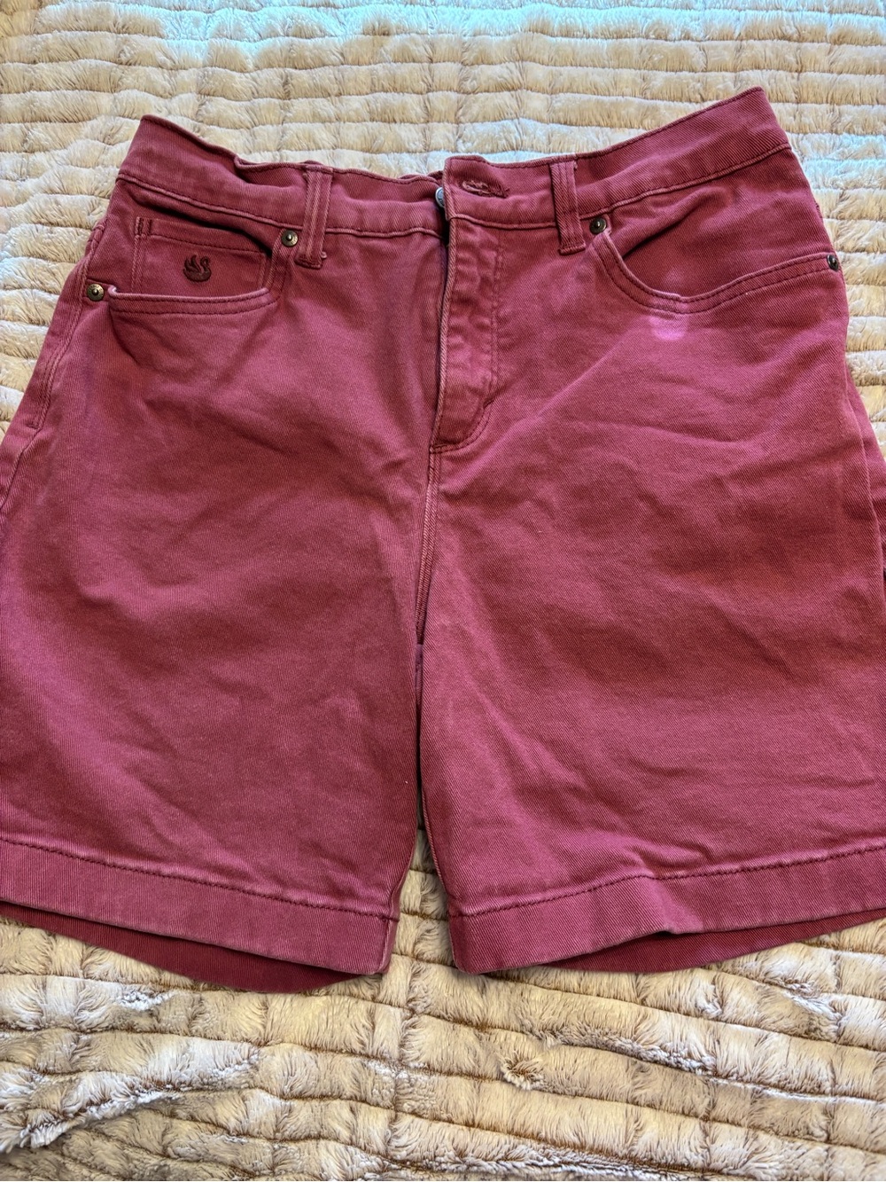 Gloria Vanderbilt Maroon Amanda Jean Shorts
